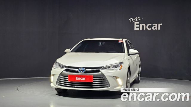Toyota Camry Hybrid XLE — пробег 112 160 км — фото 3 из 5