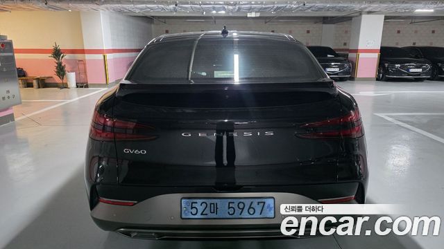 Genesis GV60 Standard AWD — пробег 74 672 км — фото 4 из 5