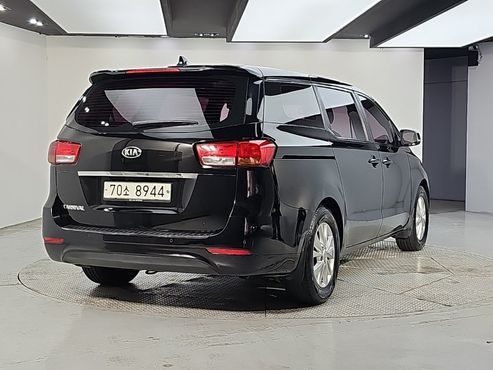 Kia Carnival 11-seater Deluxe — пробег 146 000 км — фото 4 из 5