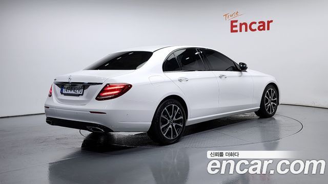 Mercedes-Benz E-Class из Кореи Encar