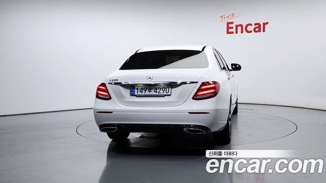 Mercedes-Benz E-Class из Кореи Encar