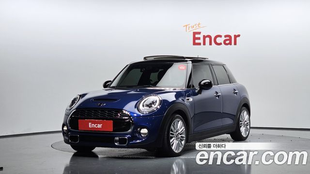 Mini Cooper 5Door Standard 3rd — пробег 129 069 км — фото 1 из 5