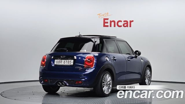 Mini Cooper 5Door Standard 3rd — пробег 129 069 км — фото 2 из 5