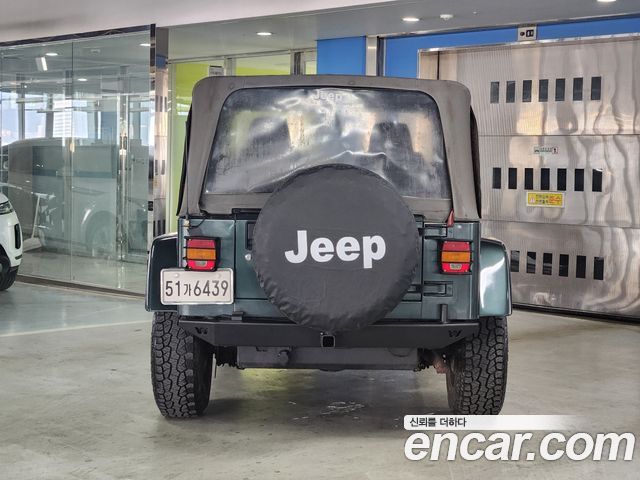 Jeep Wrangler 4.0 — пробег 85 000 км — фото 4 из 5