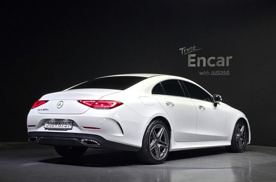 Mercedes-Benz CLS-Class CLS300d AMG Line — пробег 75 435 км — фото 2 из 5