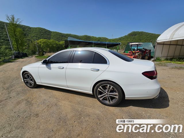 Mercedes-Benz E-Class E350 4MATIC Avantgarde — пробег 6 400 км — фото 3 из 5