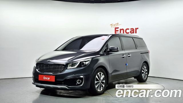 Kia Carnival 9-seater Luxury — пробег 126 120 км — фото 1 из 5