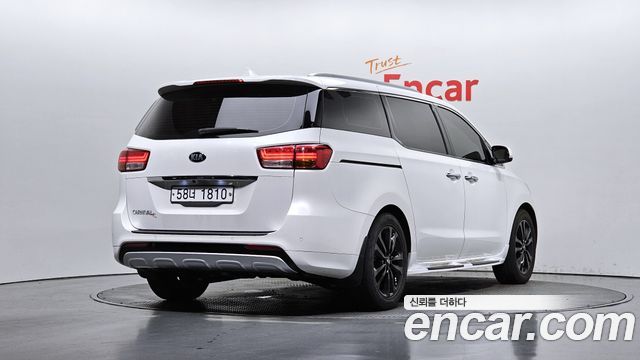 Kia Carnival 9-seater Noblesse — пробег 67 500 км — фото 2 из 5