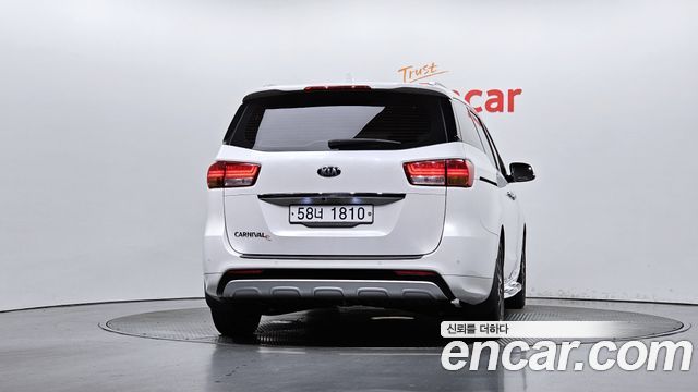 Kia Carnival 9-seater Noblesse — пробег 67 500 км — фото 4 из 5