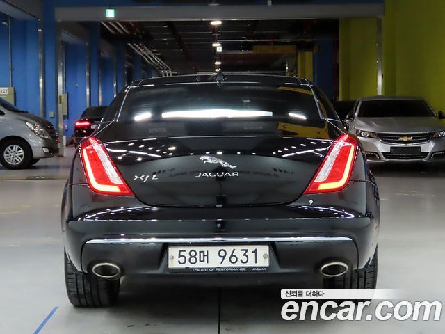 Jaguar XJ 3.0D Premium Luxury LWB X351 — пробег 175 000 км — фото 3 из 5
