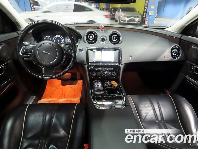Jaguar XJ 3.0D Premium Luxury LWB X351 — пробег 175 000 км — фото 5 из 5