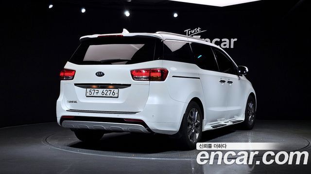 Kia Carnival из Кореи Encar