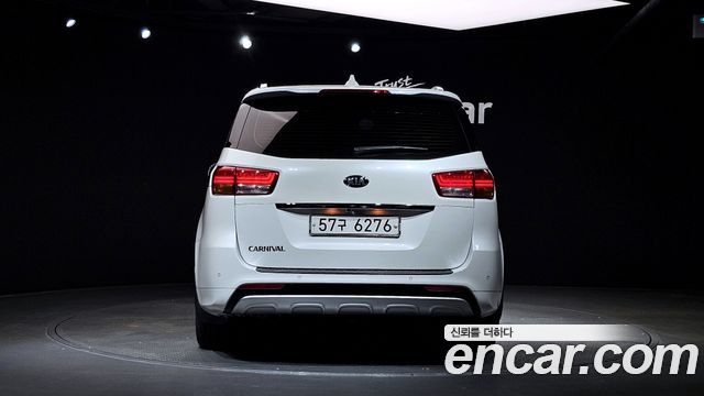 Kia Carnival из Кореи Encar