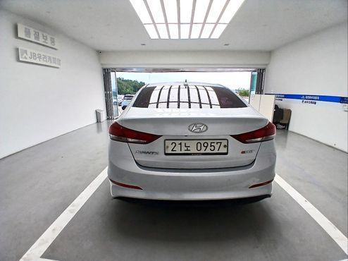 Hyundai AVANTE 1.6 e-VGT SMART — пробег 169 000 км — фото 5 из 5