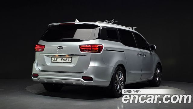 Kia Carnival 9-Seater Noblesse — пробег 106 359 км — фото 2 из 5