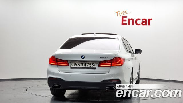 BMW 5-Series 520i M Sport — пробег 77 920 км — фото 4 из 5