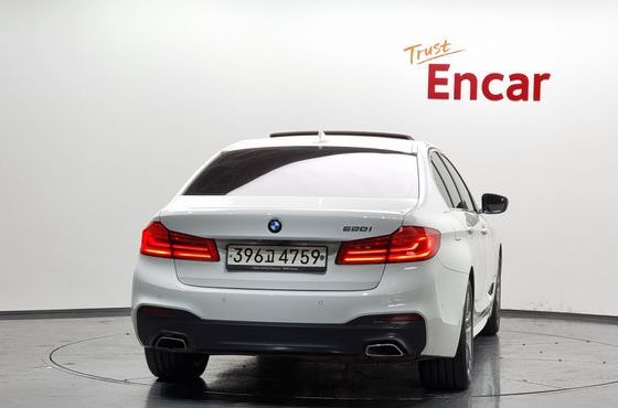 BMW 5-Series 520i M Sport — пробег 77 920 км — фото 4 из 5
