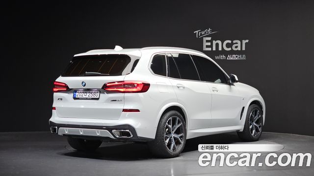 BMW X5 xDrive 40i M Sport — пробег 27 712 км — фото 2 из 5
