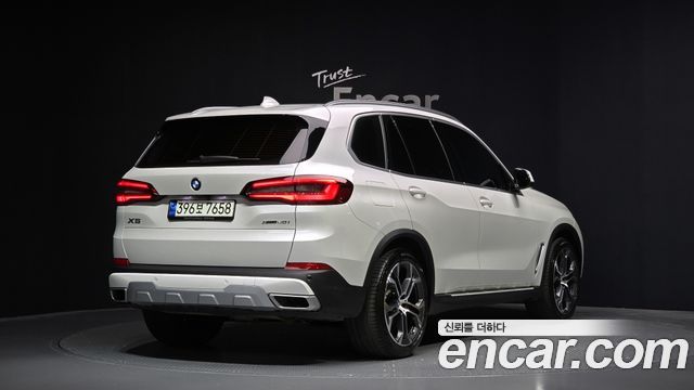 BMW X5 xDrive 40i xLine — пробег 66 481 км — фото 2 из 5