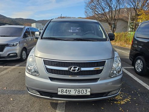Hyundai Starex 5-Seater VAN CVX Luxury — пробег 188 761 км — фото 3 из 5