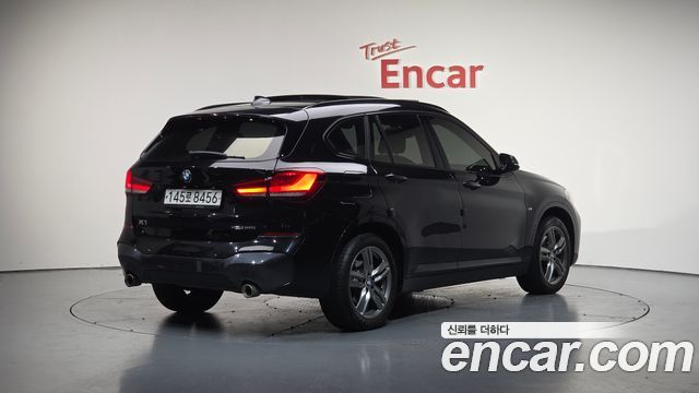 BMW X1 xDrive 20i M Sport — пробег 53 273 км — фото 2 из 5