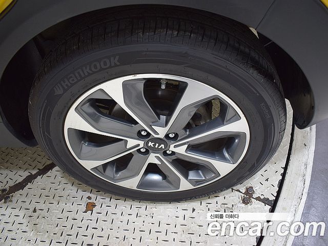 Kia Stonic 1.4 Prestige — пробег 66 000 км — фото 5 из 5