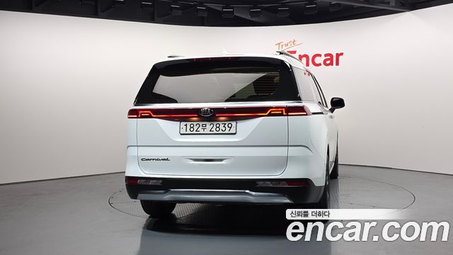 Kia Carnival 9-Seater Signature — пробег 79 092 км — фото 4 из 5