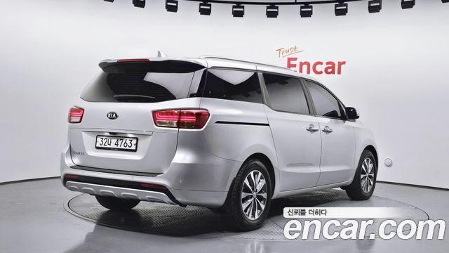 Kia Carnival из Кореи Encar