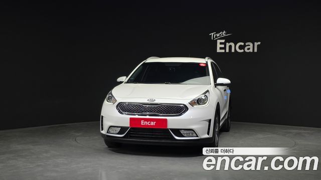 Kia Niro Prestige — пробег 171 342 км — фото 3 из 5