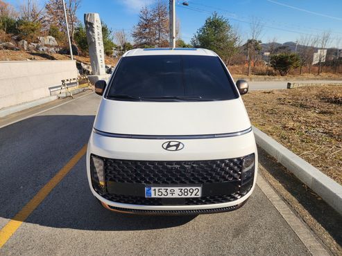 Hyundai Staria 4WD Lounge 9-Seater Inspiration — пробег 5 337 км — фото 2 из 5