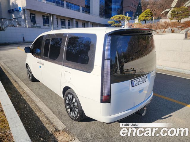 Hyundai Staria 4WD Lounge 9-Seater Inspiration — пробег 5 337 км — фото 4 из 5