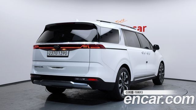 Kia Carnival 9-Seater Signature — пробег 74 340 км — фото 2 из 5
