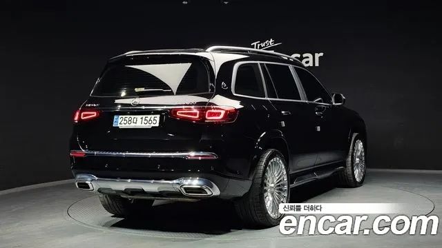 Mercedes-Benz GLS-Class Maybach GLS600 4MATIC — пробег 25 710 км — фото 2 из 5