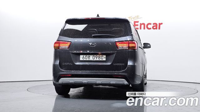 Kia Carnival 7-seater Limousine VIP — пробег 166 964 км — фото 4 из 5