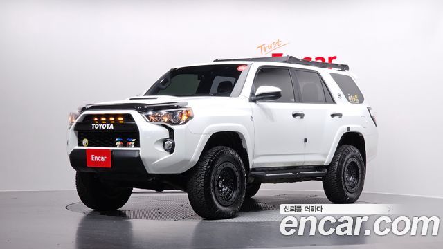 Toyota 4Runner V6 4WD SR5 — пробег 107 506 км — фото 1 из 5