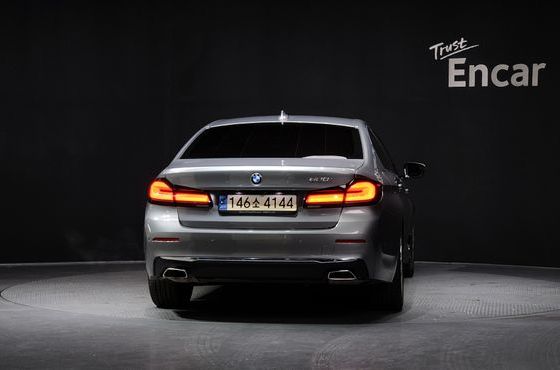 BMW 5-Series 520i Luxury — пробег 27 665 км — фото 4 из 5