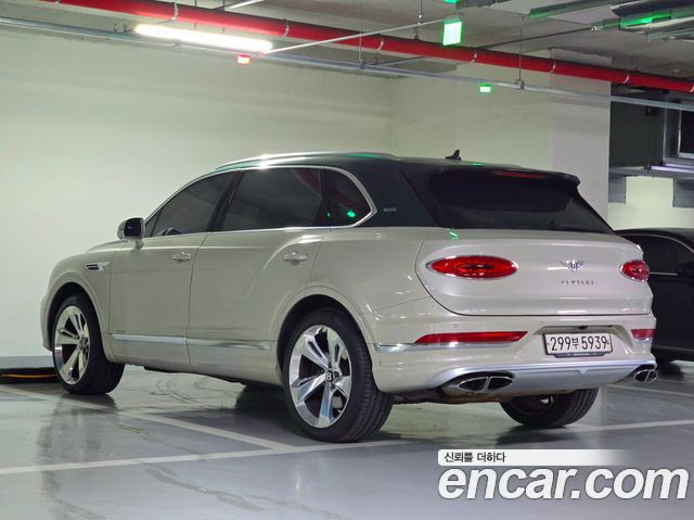Bentley Bentayga 4.0 V8 EWB First Edition — пробег 12 800 км — фото 4 из 5