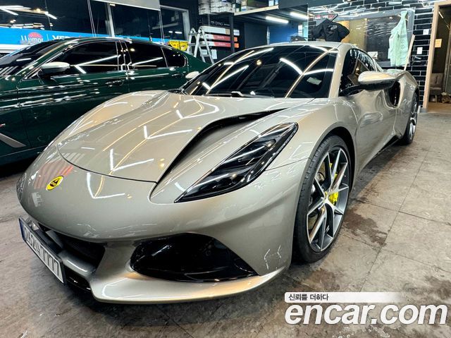 Lotus Emira 2.0 — пробег 4 000 км — фото 1 из 5