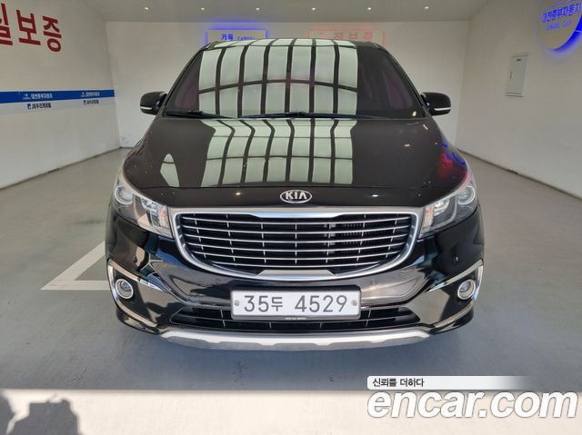 Kia Carnival 7-seater Limousine VIP — пробег 130 590 км — фото 1 из 5