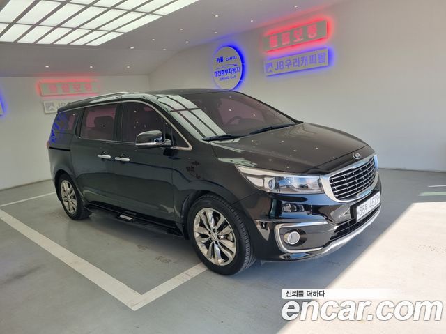 Kia Carnival 7-seater Limousine VIP — пробег 130 590 км — фото 2 из 5