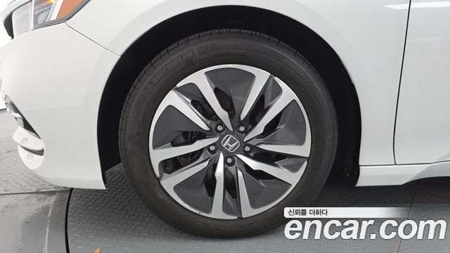 Honda Accord 2.0 Hybrid Touring — пробег 73 395 км — фото 5 из 5