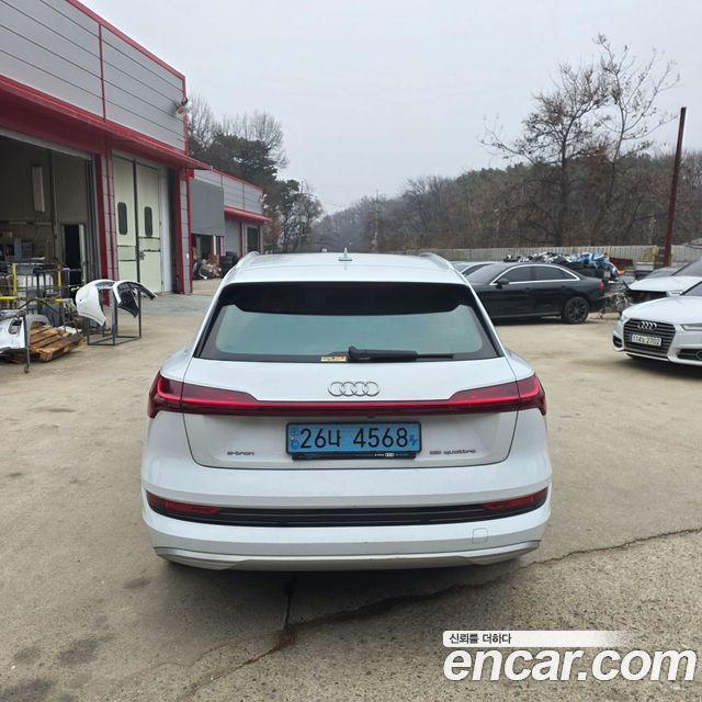 Audi e-tron из Кореи Encar
