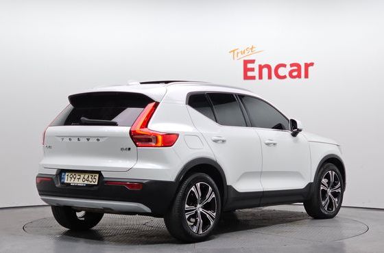 Volvo XC40 B4 Inscription — пробег 118 700 км — фото 2 из 5
