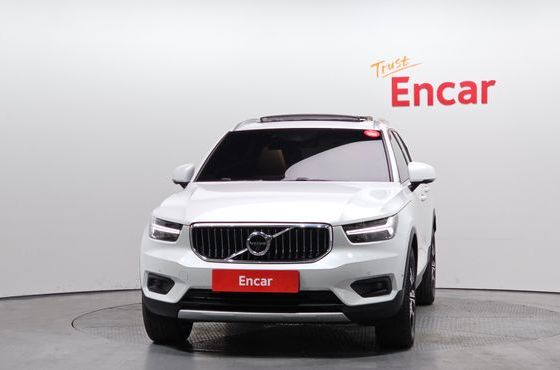 Volvo XC40 B4 Inscription — пробег 118 700 км — фото 3 из 5