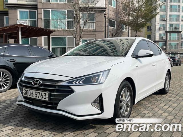 Hyundai AVANTE 1.6 Smart — пробег 130 000 км — фото 1 из 5