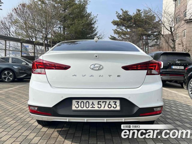 Hyundai AVANTE 1.6 Smart — пробег 130 000 км — фото 5 из 5