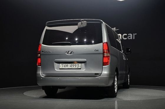 Hyundai Starex 12-Seater Wagon CVX Luxury — пробег 125 893 км — фото 4 из 5