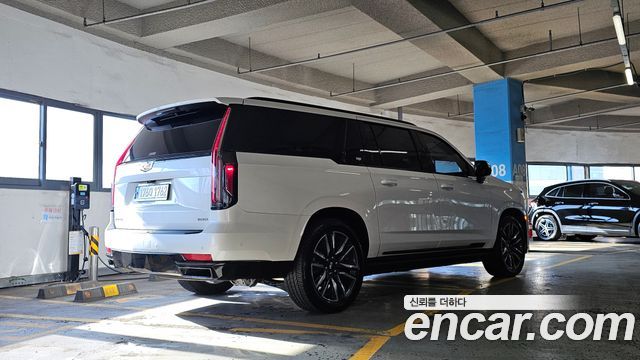 Cadillac Escalade 6.2 ESV ESV Sports Platinum — пробег 17 657 км — фото 2 из 5