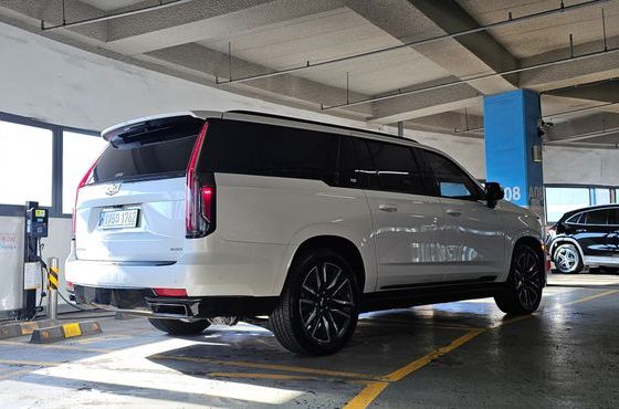 Cadillac Escalade 6.2 ESV ESV Sports Platinum — пробег 17 657 км — фото 2 из 5