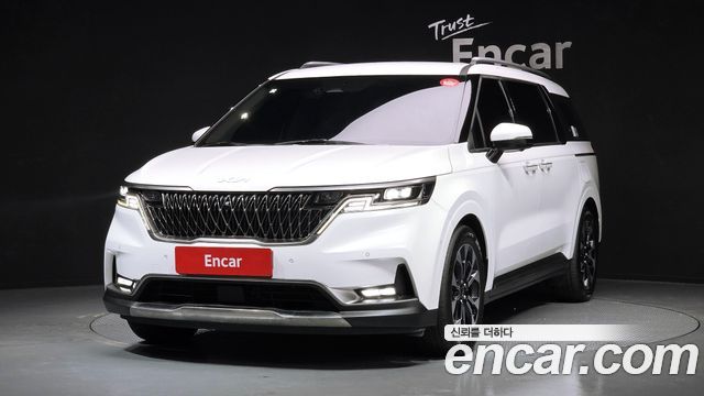 Kia Carnival 9-Seater Signature — пробег 107 190 км — фото 1 из 5